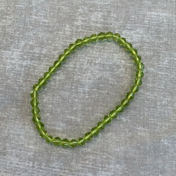 Green stretch bracelet  - Picture 1 of 1